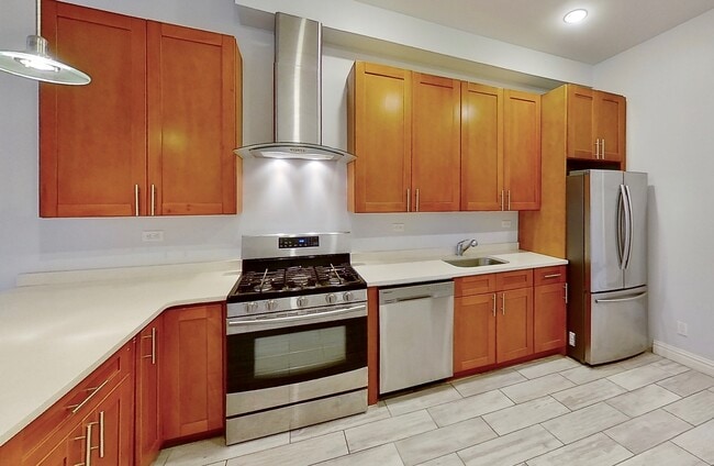 Gourmet Kitchen w/ DW - 447 Evergreen Ave