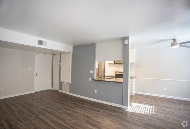 1BR, 1BA-728 SF - Los Robles Apartments