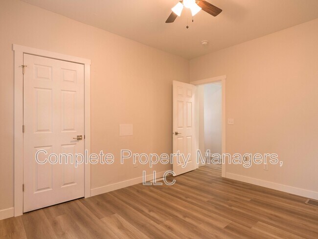 Foto del edificio - 821 Jefferson Ave