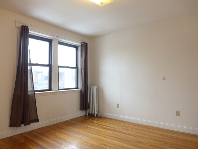 Building Photo - 103 Evans Rd