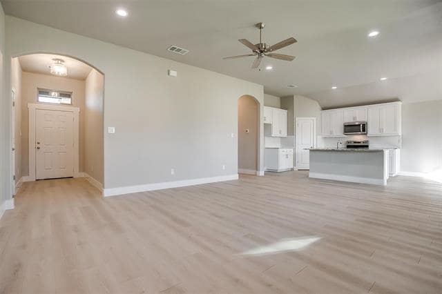 Building Photo - 832 Mesa Vista Dr