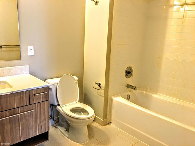 Building Photo - 1 br, 1 bath Apartment - 1 Stuart St # 1O