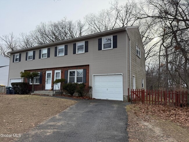 Building Photo - 5 Dowling Rd