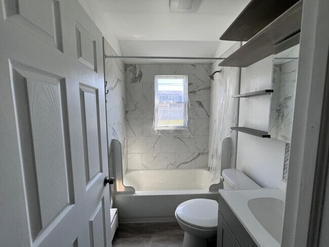 Foto del edificio - 3125 Sollers Point Rd