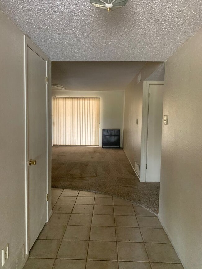 Building Photo - 2 bedroom condo