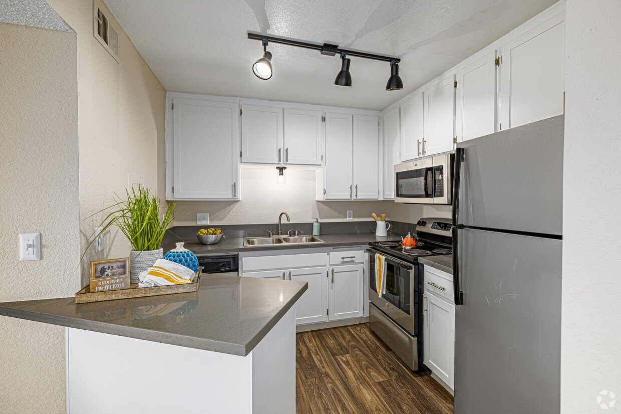 Hendrix Apartments - A 55+ Lifestyle Community - 439 W El Norte