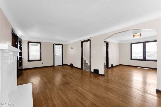 Building Photo - 15602 Walden Ave