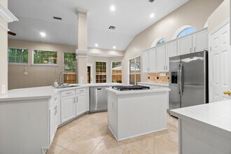 Building Photo - 83 Terraglen Dr