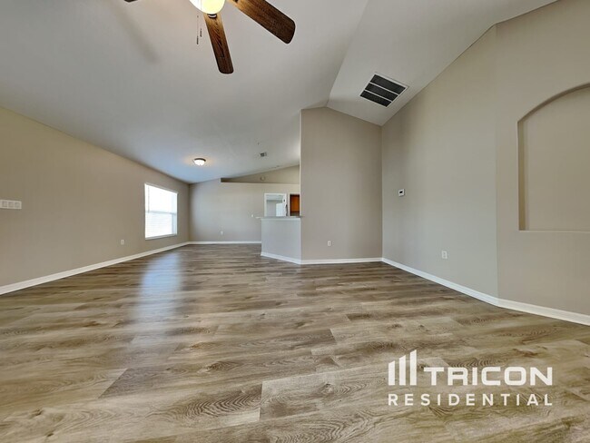 Building Photo - 13001 Fish Cove Dr