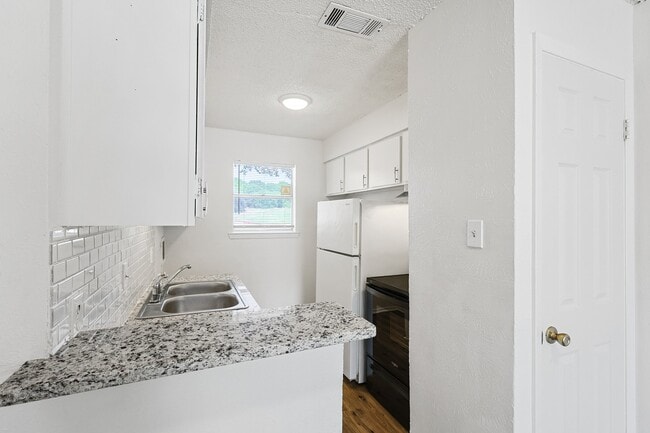 Building Photo - Fellowship Apartments