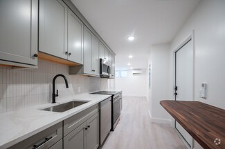 Building Photo - 126 Adelaide Ave