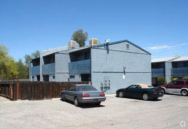 Building Photo - 1721-1723 E Glenn