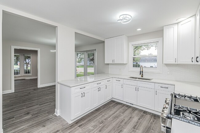 Foto del edificio - 8 Abbeywood Dr