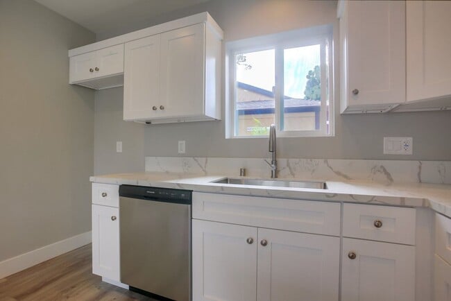 Building Photo - 3266 Eureka Pl