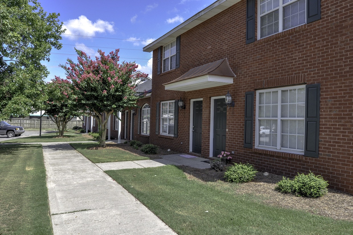 555 S Erwin St, Cartersville, GA 30120 Townhome Rentals in