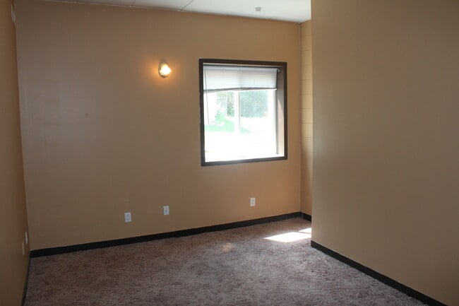 Building Photo - Erin Apartments