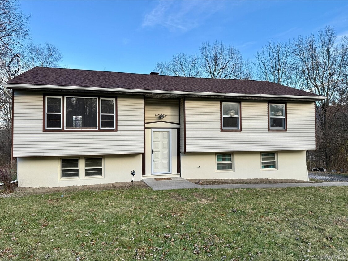 Primary Photo - 16 Highview Dr