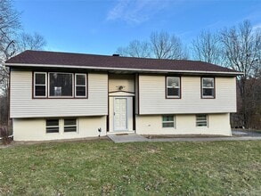 Building Photo - 16 Highview Dr