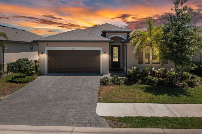 Foto del edificio - Spacious 4BR House in Port Charlotte