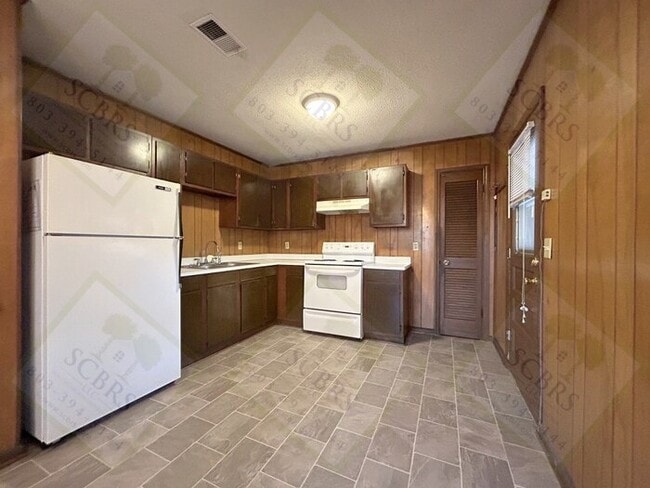 Foto del edificio - Clean 2 bedroom, 1 Bath Cayce Home