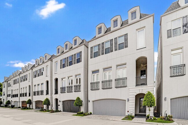 Building Photo - Desirable 3 Bed, 3.5 Bath Spring Branch Ho...