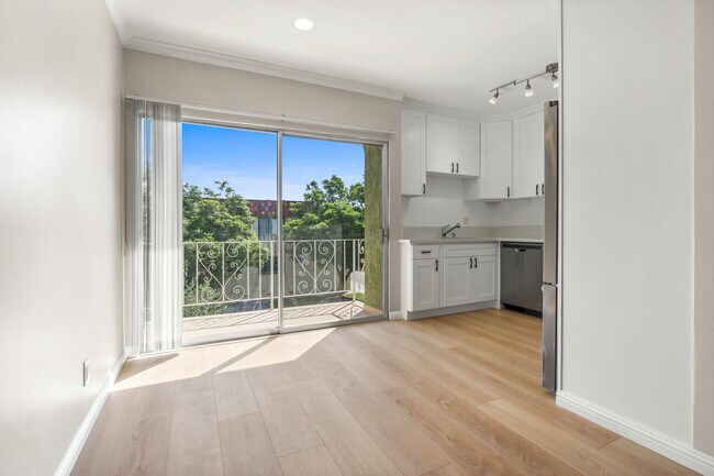 Building Photo - 3405 Veteran Ave