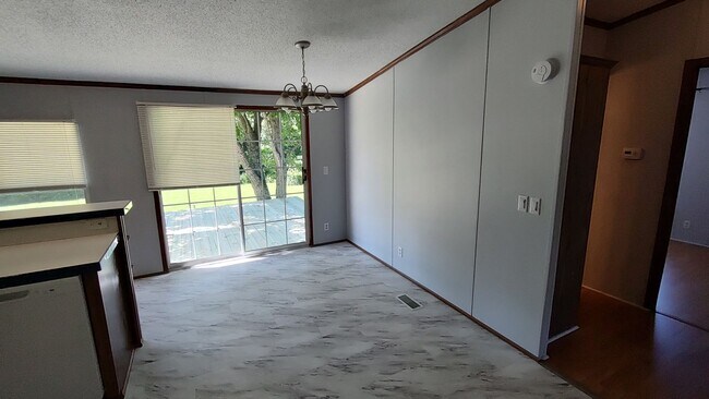 Foto del edificio - Maryville 37803 - 3 bedroom, 2 bath home. -  Contact Troy Adams (865) 233-6949