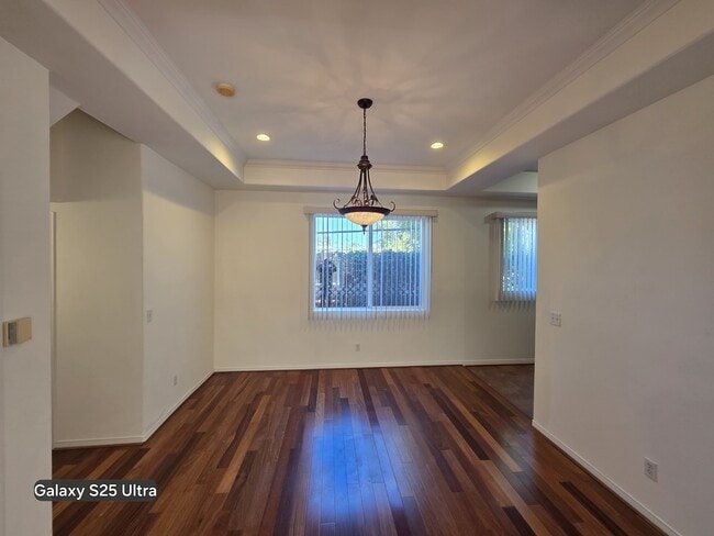 Photo - 5242 Vesper Ave (Sherman Oaks, CA) Apartment
