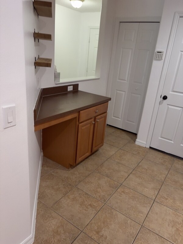 Foto del edificio - 4187 Pitch Pine Cir
