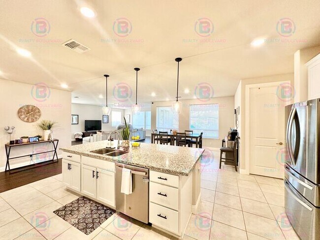 Foto del edificio - Welcome to your dream home, where modern elegance meets unparalleled convenience!