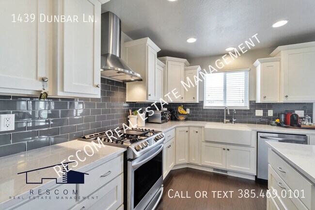Building Photo - 1439 Dunbar Ln