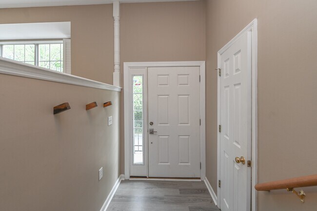 Building Photo - 509 Huntington Ridge Dr