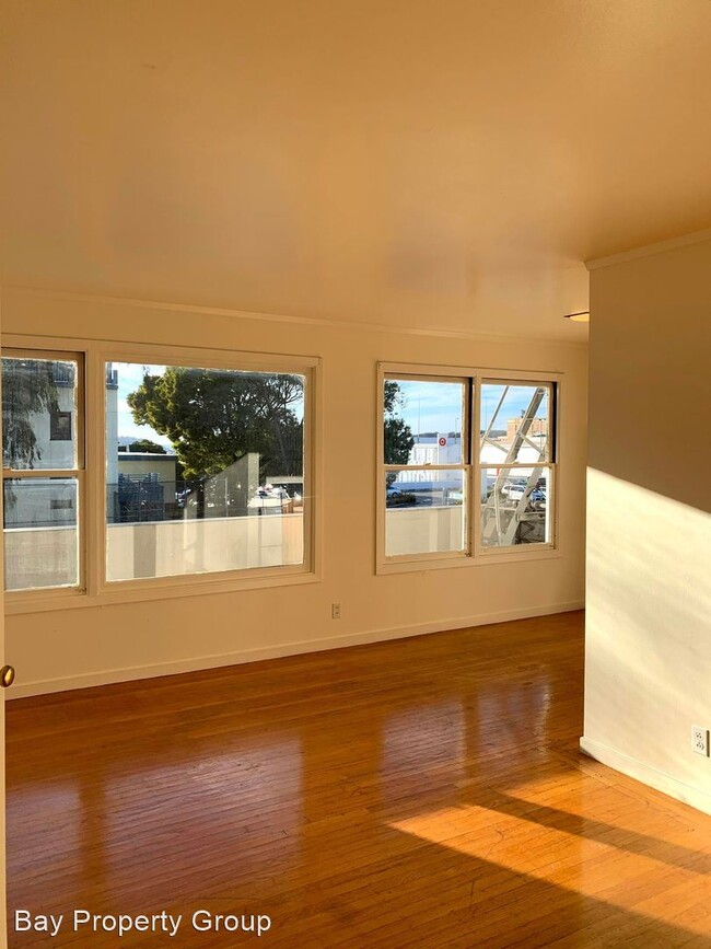 Building Photo - 300-314 Anzavista Ave