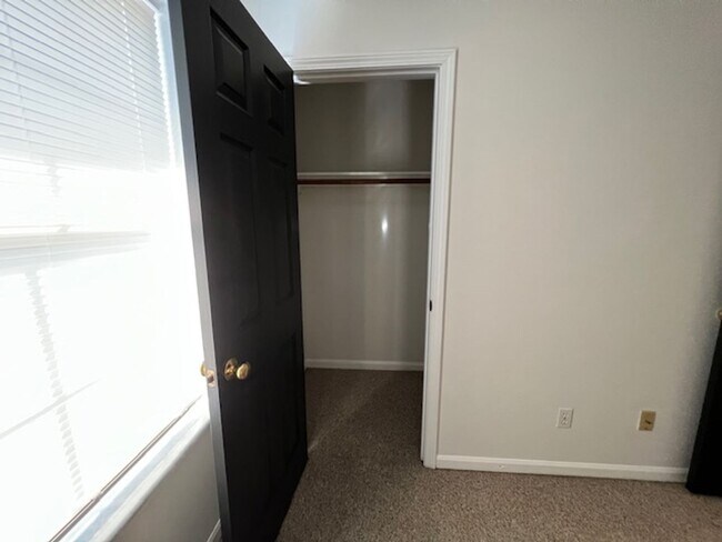 Building Photo - 3909-3911 Olympic Ct
