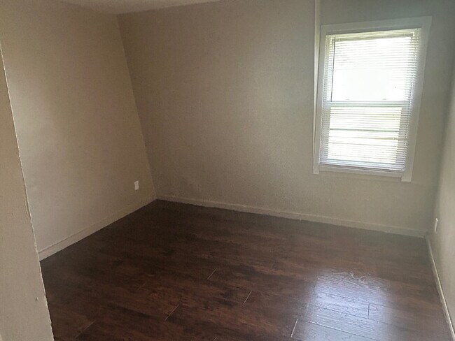 Foto del edificio - Large three bedroom condo for rent.