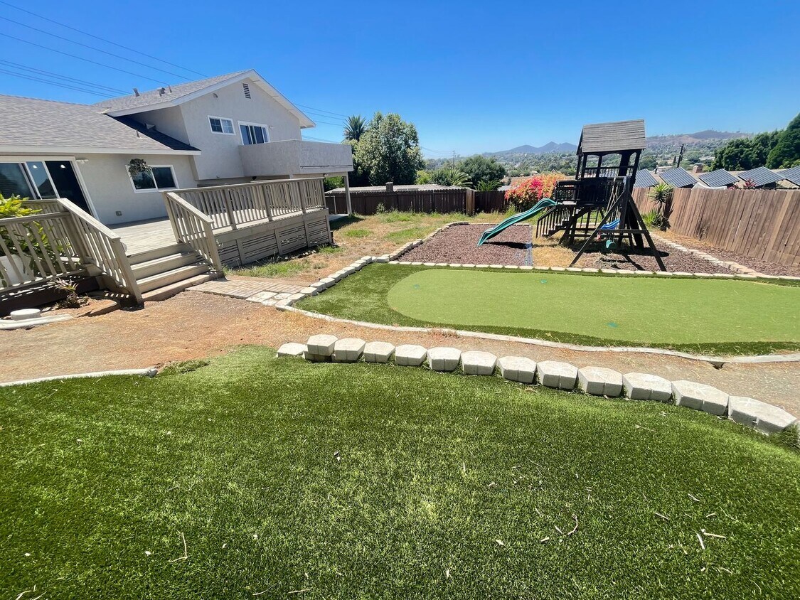 Foto principal - Live Large in this Outstanding 4 bed / 3 bath