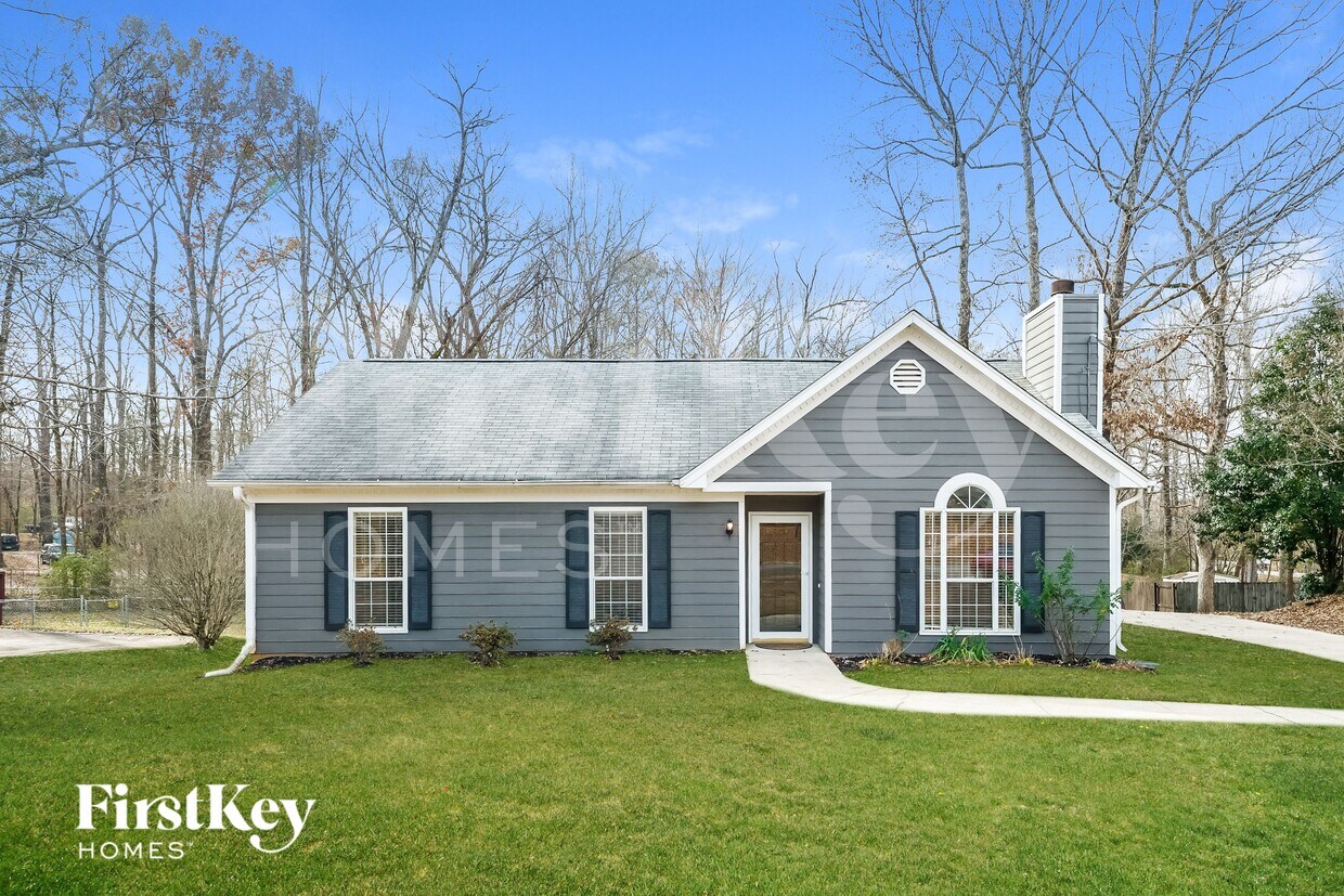 Primary Photo - 102 Carriage Dr