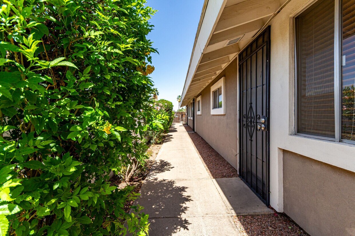 Foto principal - 9230 North 8th St
