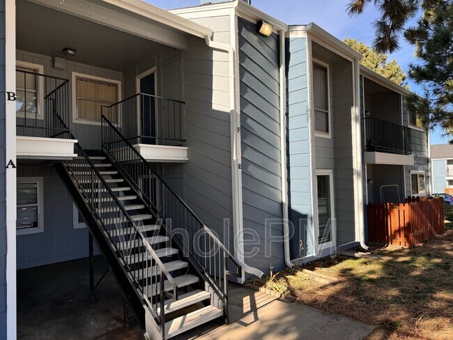 Foto del edificio - 2380 E Geddes Ave