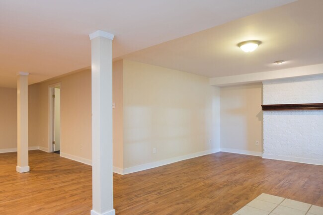 Building Photo - 412 W Marshall St