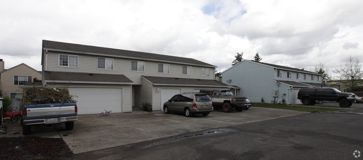 Primary Photo - 15206-15208 SE 8th St