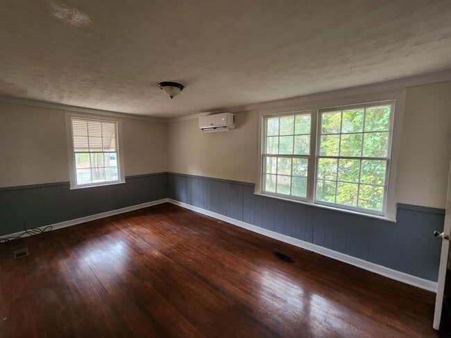 Building Photo - 2269 Camille Dr