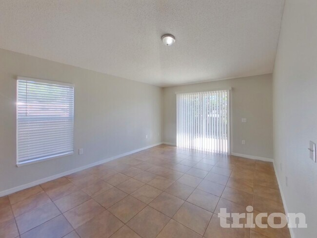 Building Photo - 981 Yellowbird Ave