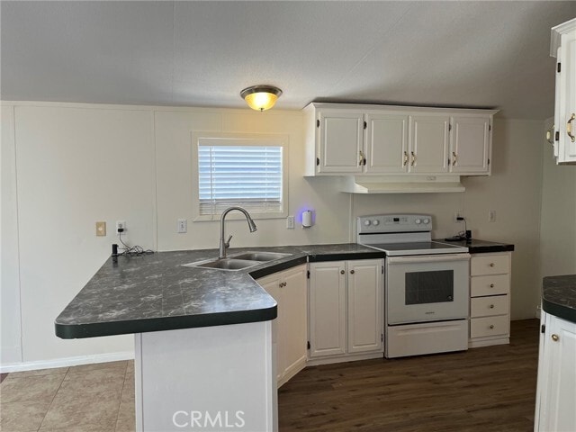 Foto del edificio - 22225 Ellis Ave