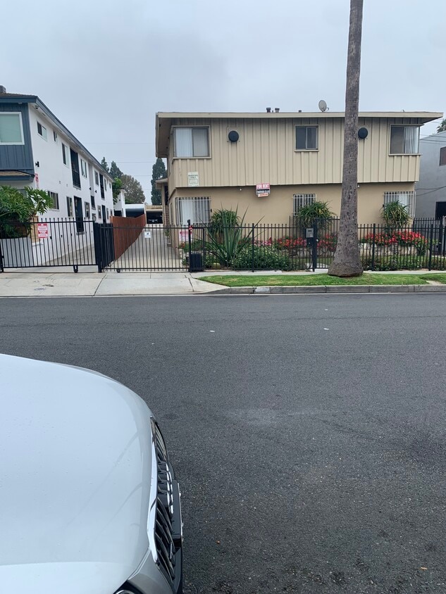 Primary Photo - 748 Inglewood N Ave