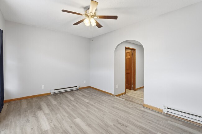 Foto del edificio - 303 N Mulberry St