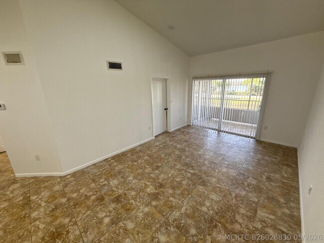 Foto del edificio - 2851 N Oakland Forest Dr