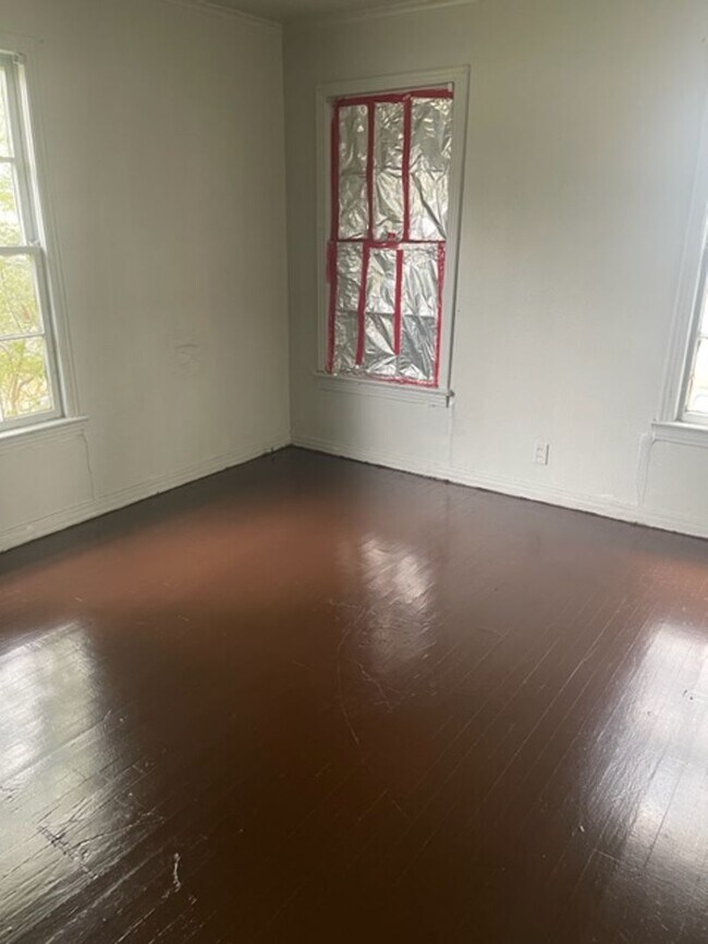 Foto del edificio - 2825 Essex St