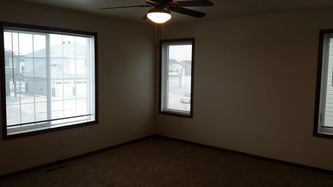 Foto del edificio - 3 Bed 3 Bath Twin Home