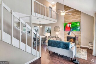 Building Photo - 1114 Falling Water Dr